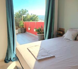 Vouliagmeni Top Floor Maisonette