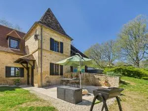 Jolie maison avec jacuzzi pour 8 personnes - Journiac