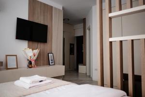 Unirea Towers Deluxe Apartment Modern & Chic