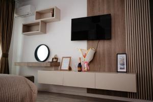 Unirea Towers Deluxe Apartment Modern & Chic