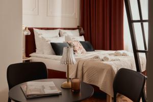 OLD TOWN Charm & Chic by Downtown Apartments