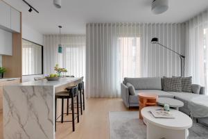 Brabank Riverside Premium Suites & Free Parking by Downtown Apartments