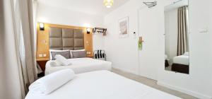 Hotels Hotel de France 18 : photos des chambres