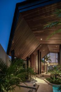 Can Maestro Bali by House of Winds - Lush Sanctuary near Canggu