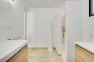 Maisons de vacances Villa Cali - Air-conditioned, Pool, Heart Village : photos des chambres