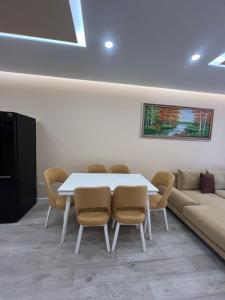 Emerald Inn Apartment 2