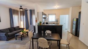 Caribbean Tropical Villa - Free Electricity Included