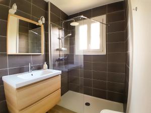 Maisons de vacances L-Evasion, maison spacieuse, veranda, parking : photos des chambres