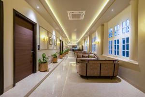 Saltstayz Autograph - Connaught Place