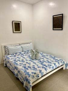 Villa Talisay Streetside Studio