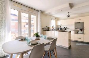 LAtrium Hyper centre pour rejoindre Genève