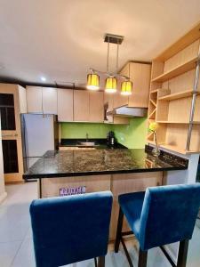 16 Guest for Group at Palm Tower 2 Makati RM 203