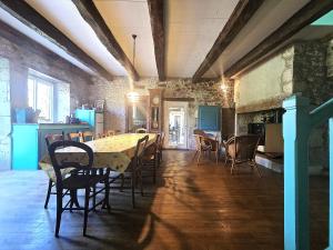 Magnifique ferme rénovée et sa piscine écologique - 15 personnes - 7 chambres