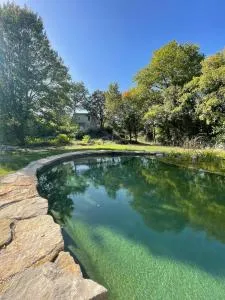 Magnifique ferme rénovée et sa piscine écologique - 15 personnes - 7 chambres - Fauroux