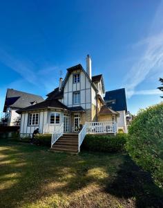 Villa Georgia - 4hvězdičkové hotely ve městě Bénerville-sur-Mer