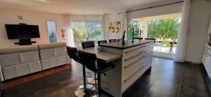 VILLA LA MAZAL, Bord de Mer, Piscine, Double Baignoire Balneo, Climatisation