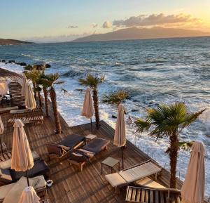 K&T Seaside Deluxe TwoBedroom Apartment