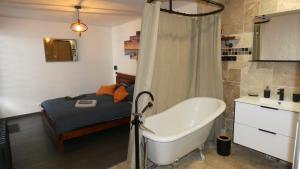Maisons de vacances DMB - Domaine avec SPA : photos des chambres