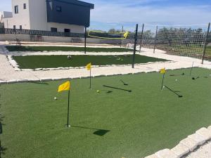 Holiday house with a private heated swimming pool