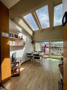 Settesanti Vintage Attic