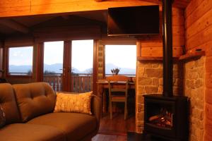 Beautifully Restored Log Cabin