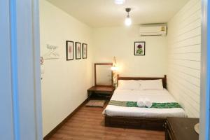 Les Fleurs Bangkok Hostel