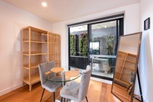 Modern 1 Bedroom Apartment in Brunswick East near CBD
