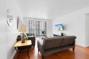 Tides Great condo on the beach Big promotions