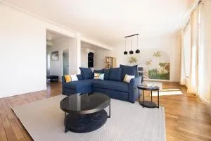 Vue sur la place Wilson - Appt spacieux et lumineux - كروزون