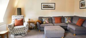 Seaside View Apartment - Sunny bright two bedroom apartment - Lift inside