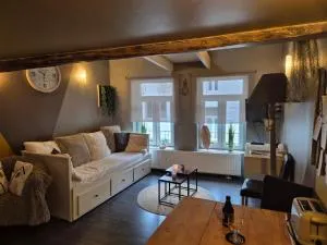 Studio AU CENTRE de Chimay, arrivee autonome - 埃普索瓦日