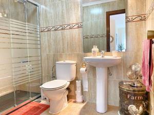 Apartamento en Urbanización Privada con Piscina en Primera Linea de Playa