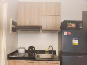 Near Airport Studio deluxe with kitchen, balcony and swimming pool Puerto Prinsesa , Palawan