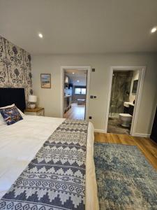 Discovery Suite - The Apple Barn