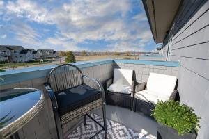 King Bed Newly Updated Condo!