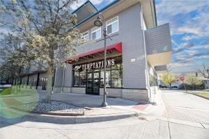 King Bed Newly Updated Condo!