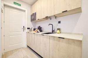 Dobo Madrid SB203