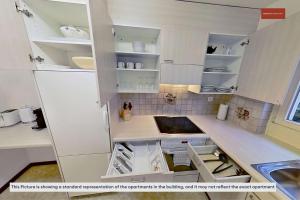 Cozy Zürich with Balcony and Kitchen