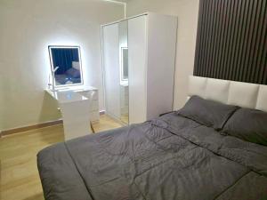 Cozy bed with WiFi Pool Gym in Udon