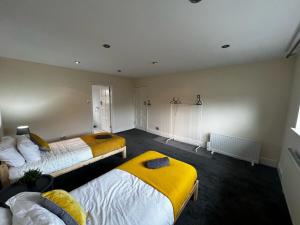 Spacious House in Luton -11 Beds