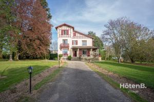 Maisons de vacances Maison Leonce Blanc - Prestige in Lubersac : photos des chambres