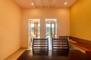 Karapuzha Village Resort