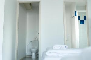 Hotels Cote Lac Hostel Evian : photos des chambres