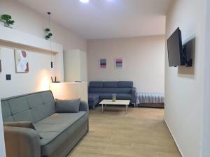 Rhódia & Sun by Booking Kottas