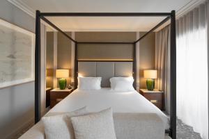 Prestige Double Room with River View room in Hotel Casa da Calçada Relais & Chateaux