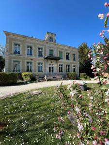 B&B / Chambres d'hotes chateau de Pougy : photos des chambres