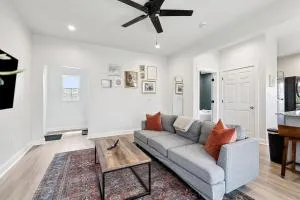 StayAE Downtown - One Bedroom, 2nd Floor - Порт Аллен