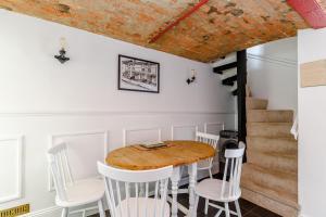 3 Canalside Cottages