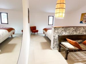 B&B / Chambres d'hotes Suites de Bruoux : photos des chambres