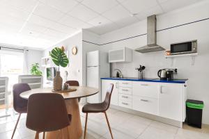 Casa Nathan - Historic Center - 50m from the Beach - Balcony